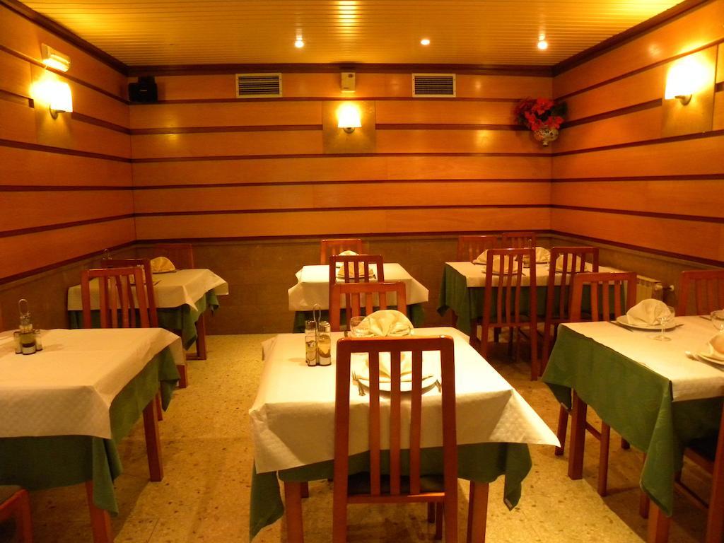 Hotel Restaurante Casa Fernando Ballota Esterno foto